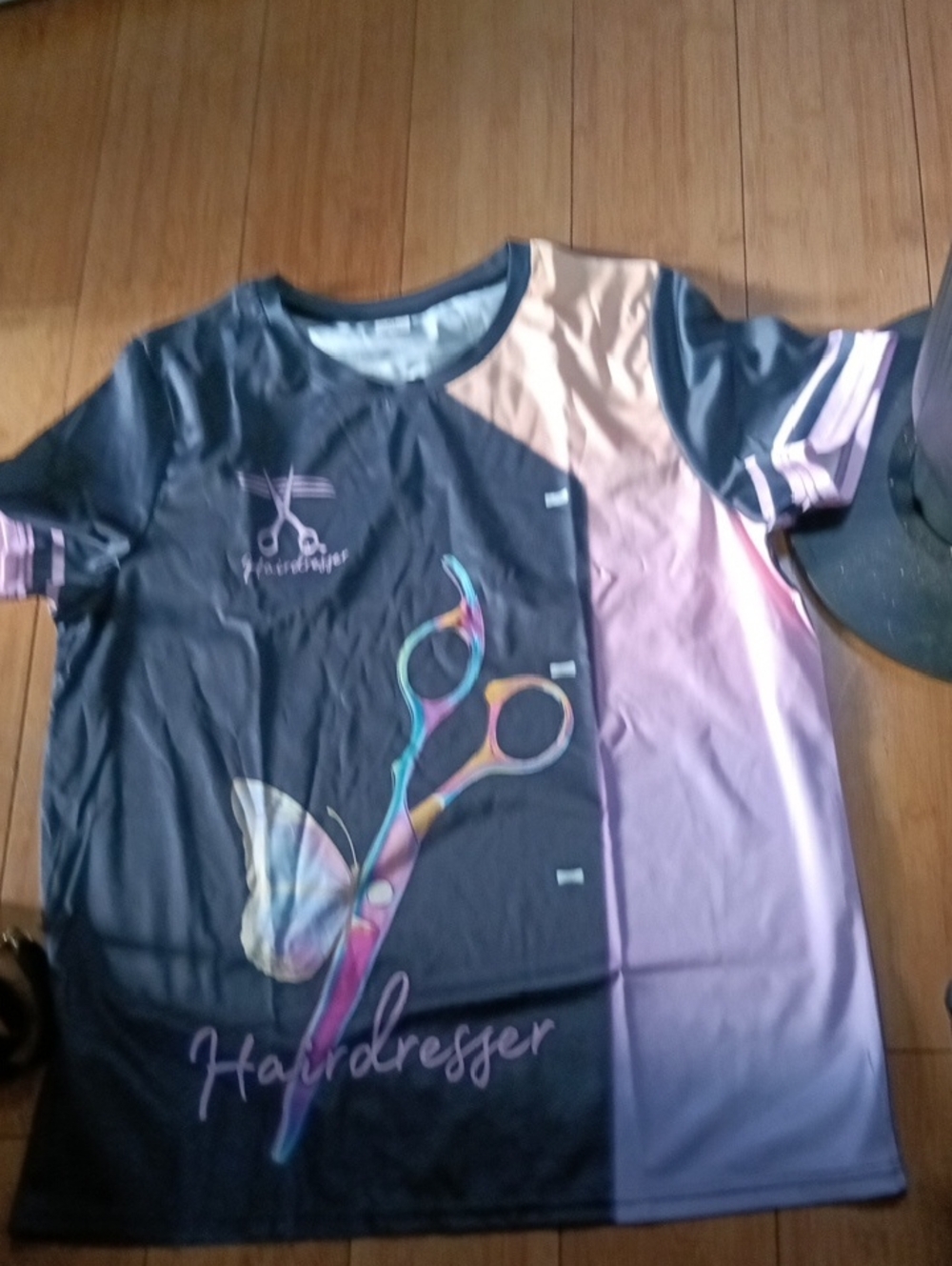 Women's  XL Black and Pink Hairdresser Graphic Tee
